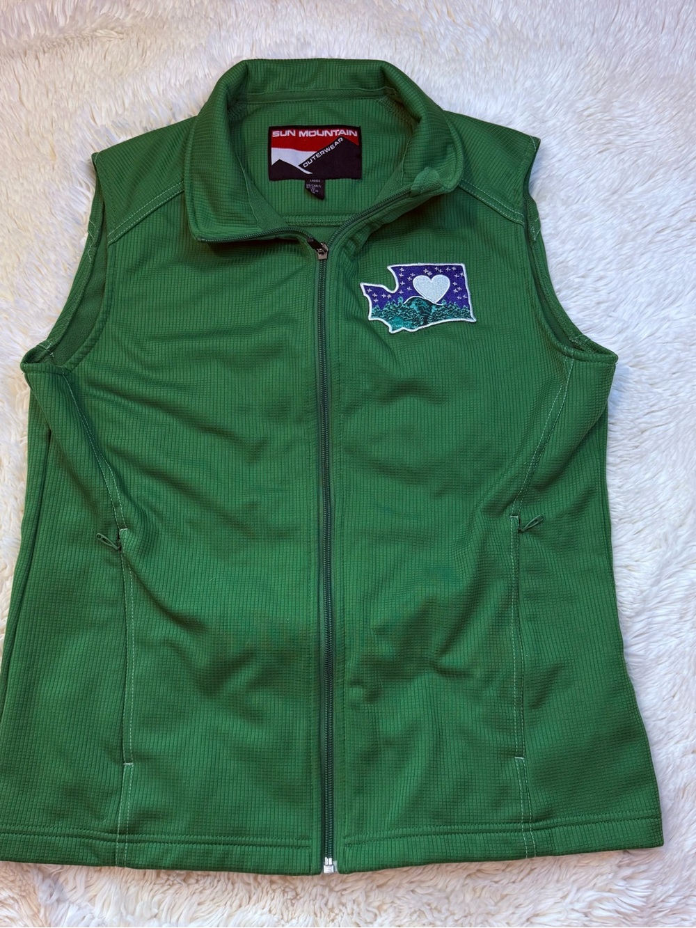 Sun mountain woman’s large out wear vest